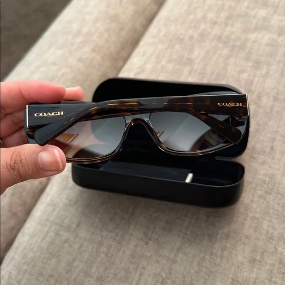 Coach sunglasses - Picture 6 of 10